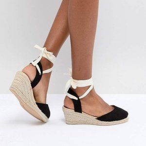 NEW London Rebel Black and Beige Espadrille